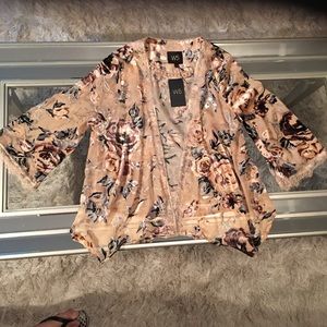 Beautiful boutique floral cardigan